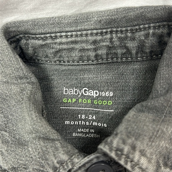 GAP - long sleeve grey/black denim style button down shirt. Size 18-24 months - Picture 2 of 3